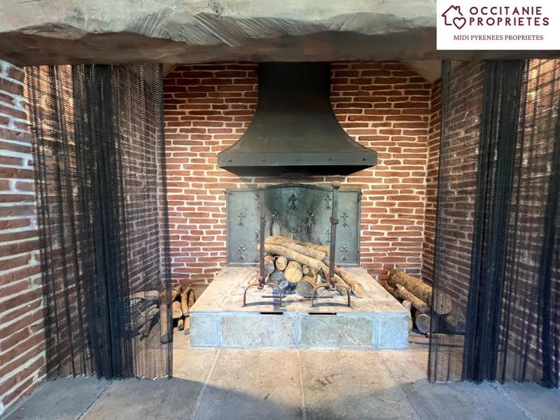 Propriété - 290 m² - 9 pièces