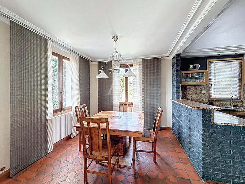 Maison - 145 m² - 6 pièces