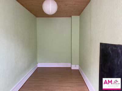 Appartement - 100 m² - 6 pièces