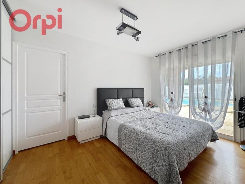 Villa - 225 m² - 5 pièces