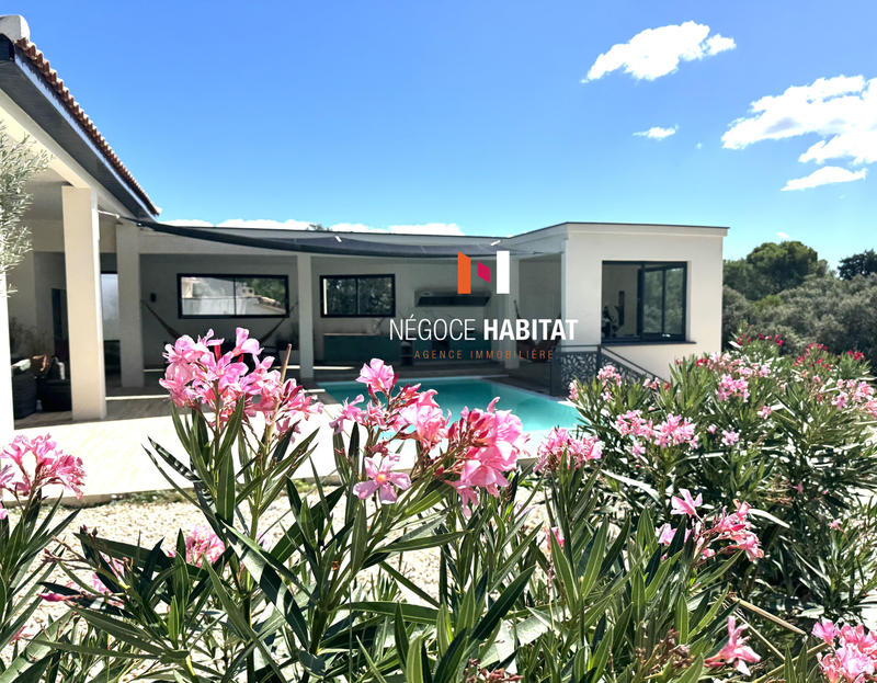 Villa - 167 m² - 10 pièces