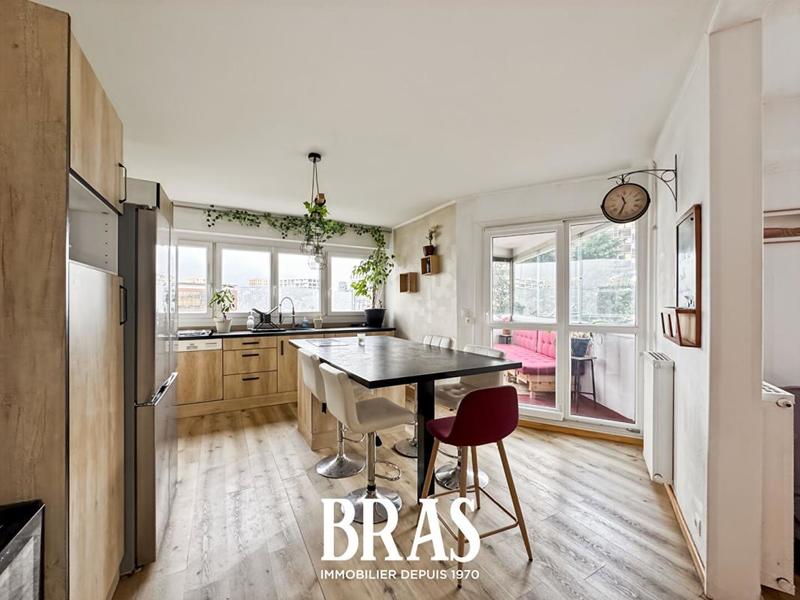 Appartement - 85 m² - 4 pièces