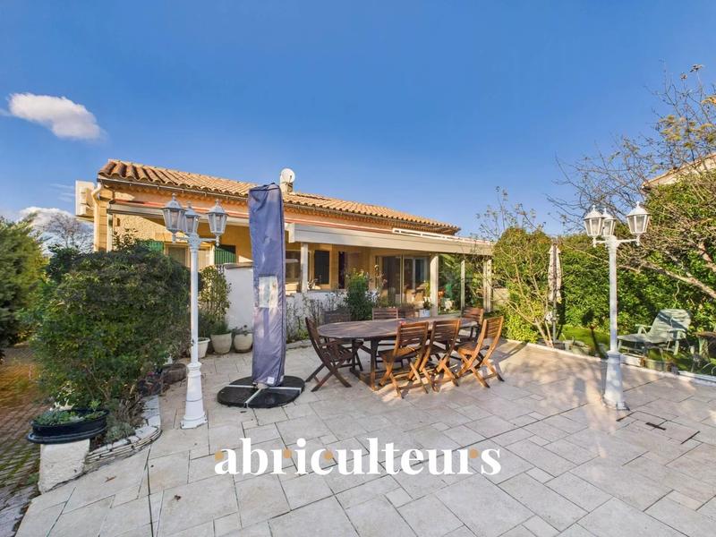 Maison - 232 m² - 8 pièces