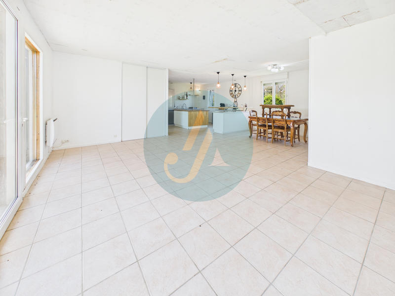 Propriété - 189 m² - 8 pièces