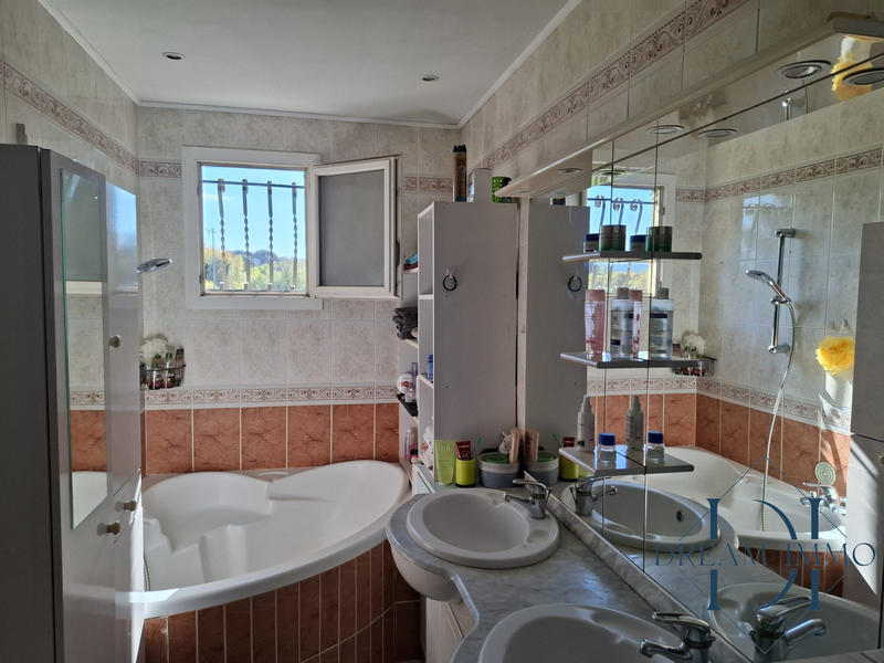 Maison - 108 m² - 5 pièces