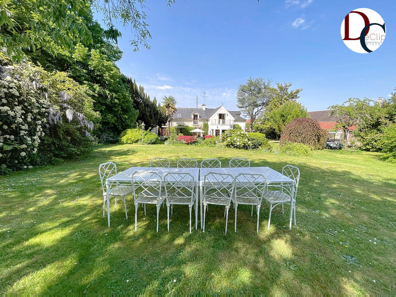 Maison - 335 m² - 9 pièces