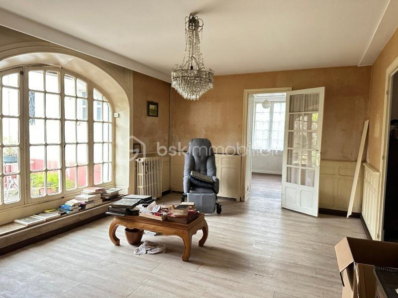 Maison - 282 m² - 11 pièces