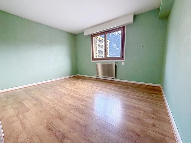 Appartement - 92 m² - 5 pièces