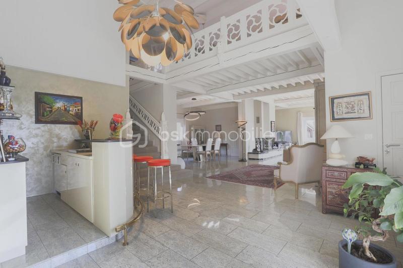 Villa - 280 m² - 10 pièces