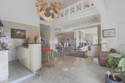 Villa - 280 m² - 10 pièces