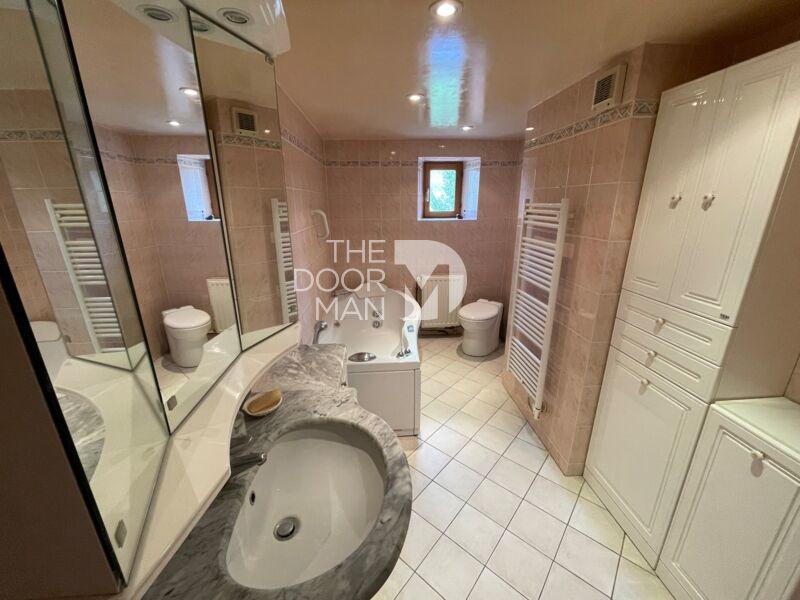 Maison - 183 m² - 8 pièces