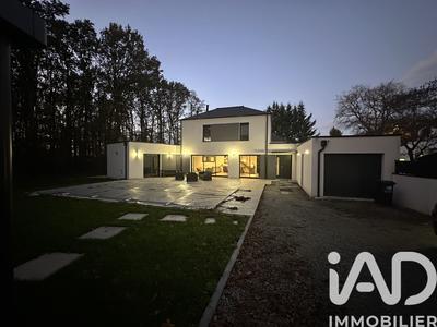 Maison - 144 m² - 7 pièces