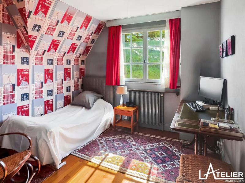 Maison - 185 m² - 7 pièces