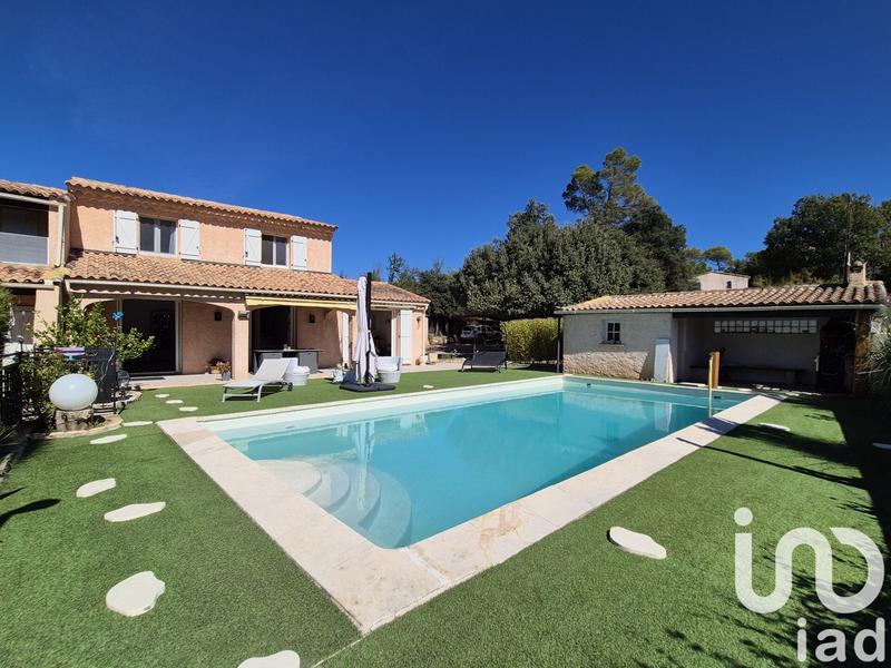 Maison - 210 m² - 8 pièces