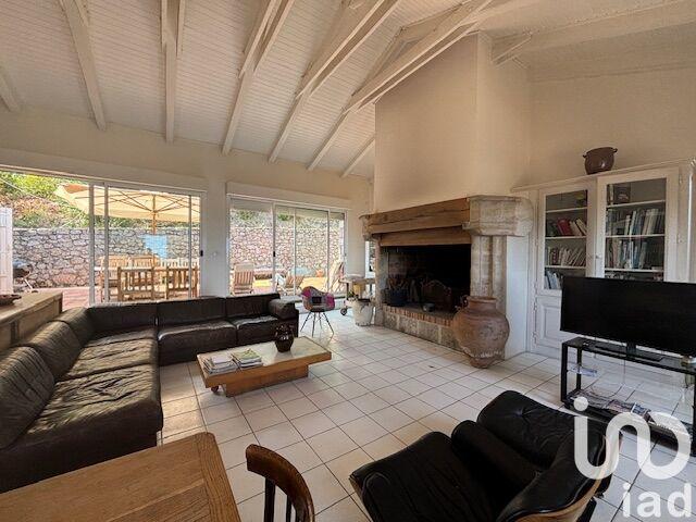 Maison - 300 m² - 10 pièces