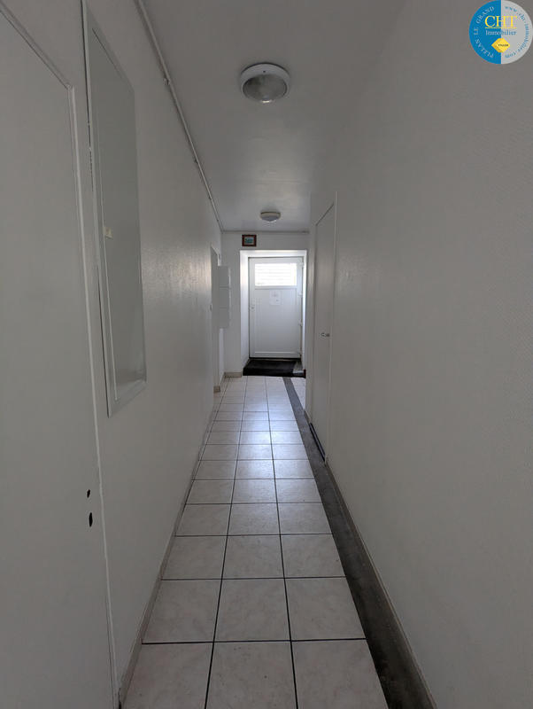 Appartement - 142 m² - 9 pièces