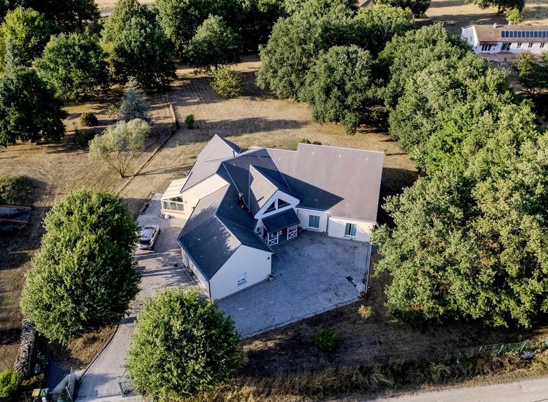 Maison - 405 m² - 8 pièces