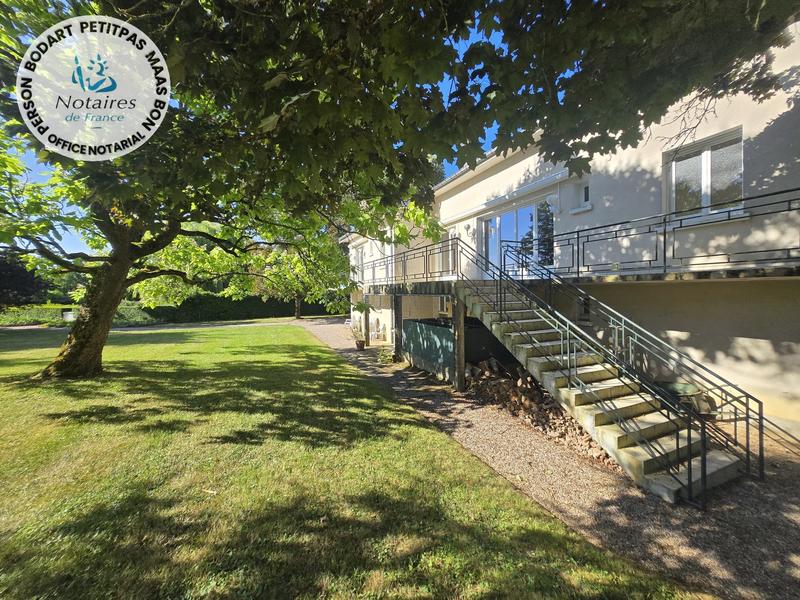 Maison - 393 m² - 10 pièces