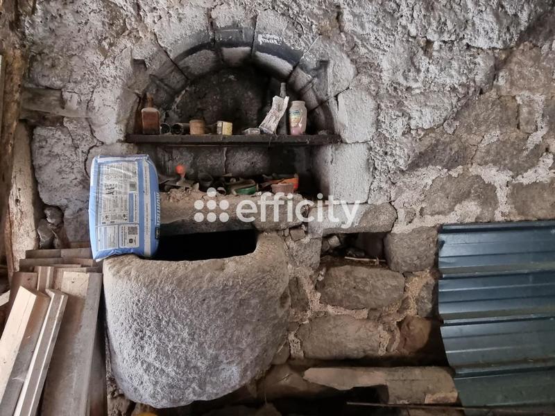 Maison - 200 m² - 4 pièces