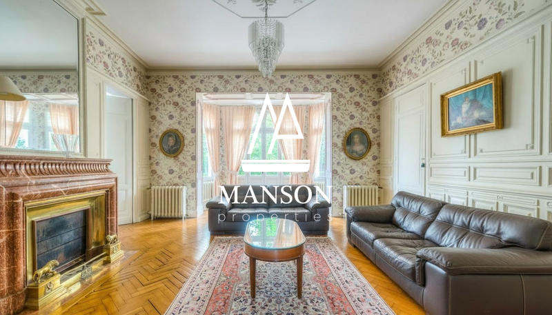 Maison - 520 m² - 12 pièces