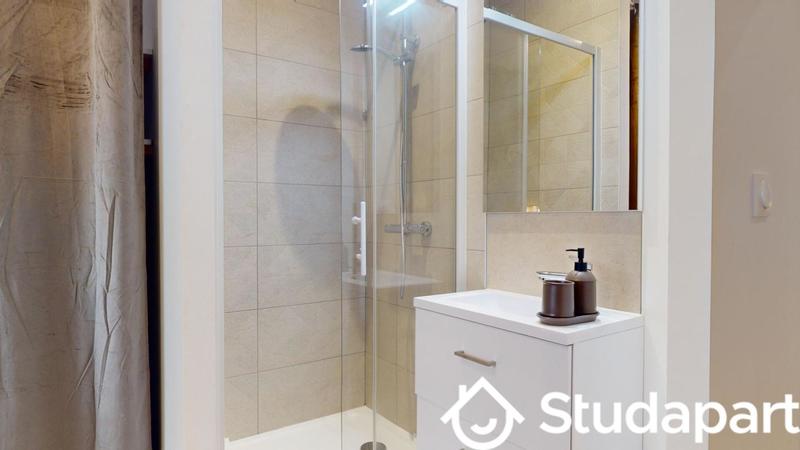 Chambre - 13 m² - 1 pièce