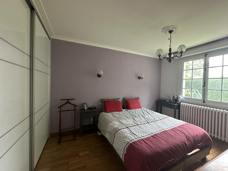 Maison traditionnelle - 165 m² - 9 pièces