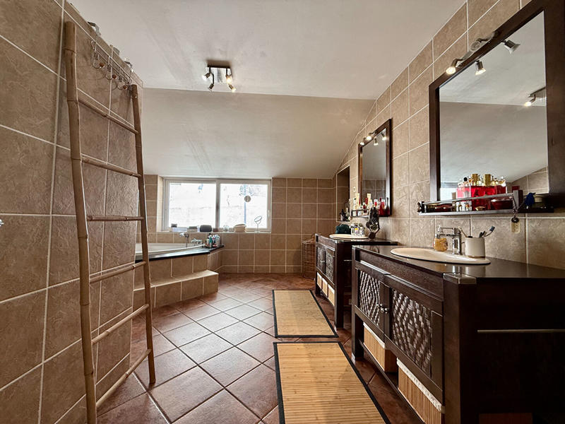 Maison - 188 m² - 5 pièces