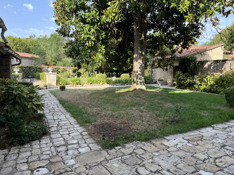 Maison ancienne - 188 m² - 6 pièces