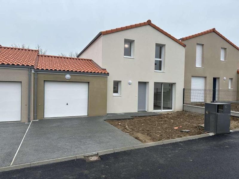 Maison - 85 m² - 4 pièces