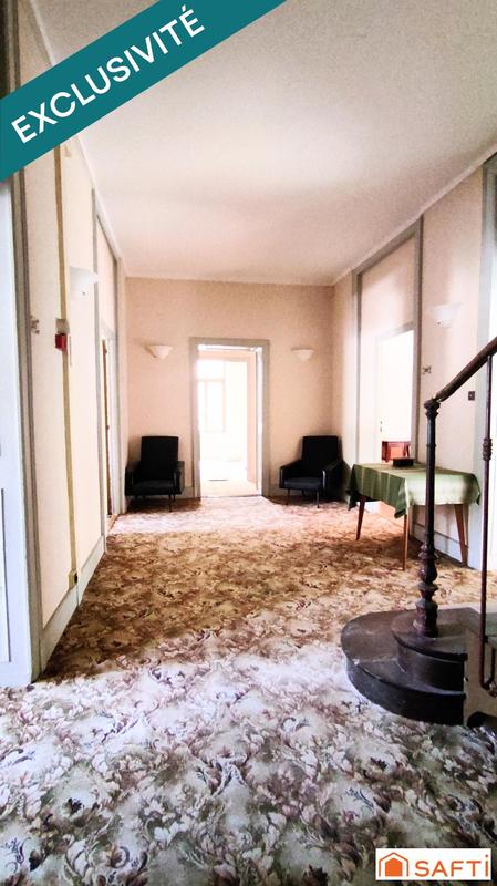 Local commercial - 1 080 m² - 34 pièces