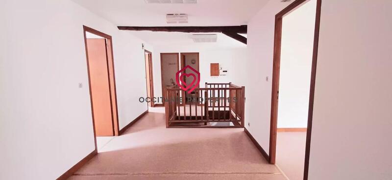 Propriété - 640 m² - 31 pièces