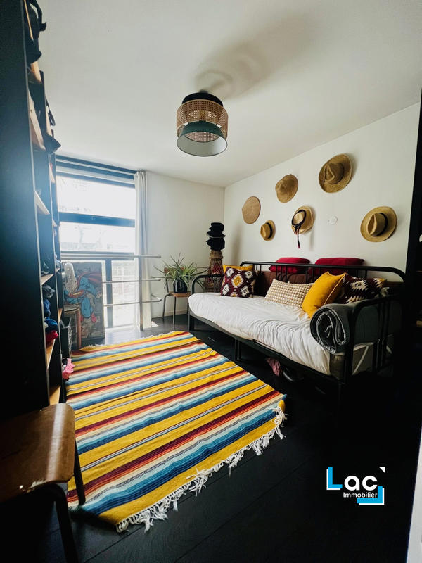 Loft - 136 m² - 5 pièces