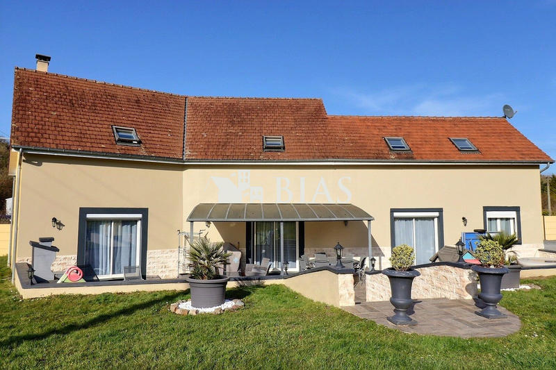 Maison contemporaine - 230 m² - 7 pièces