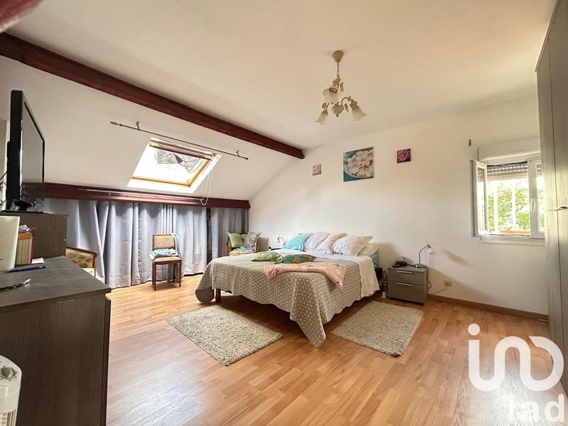 Maison - 257 m² - 8 pièces