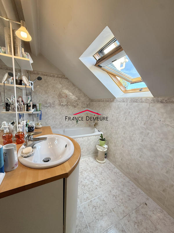 Maison - 140 m² - 7 pièces