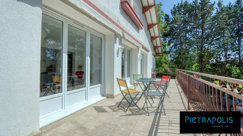 Maison - 220 m² - 9 pièces