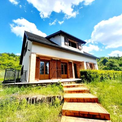 Maison traditionnelle - 119 m² - 6 pièces