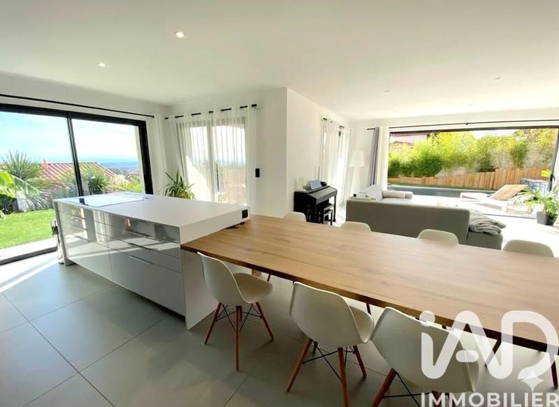 Maison - 165 m² - 7 pièces