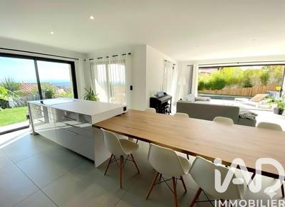 Maison - 165 m² - 7 pièces