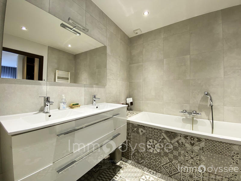 Maison - 191 m² - 6 pièces