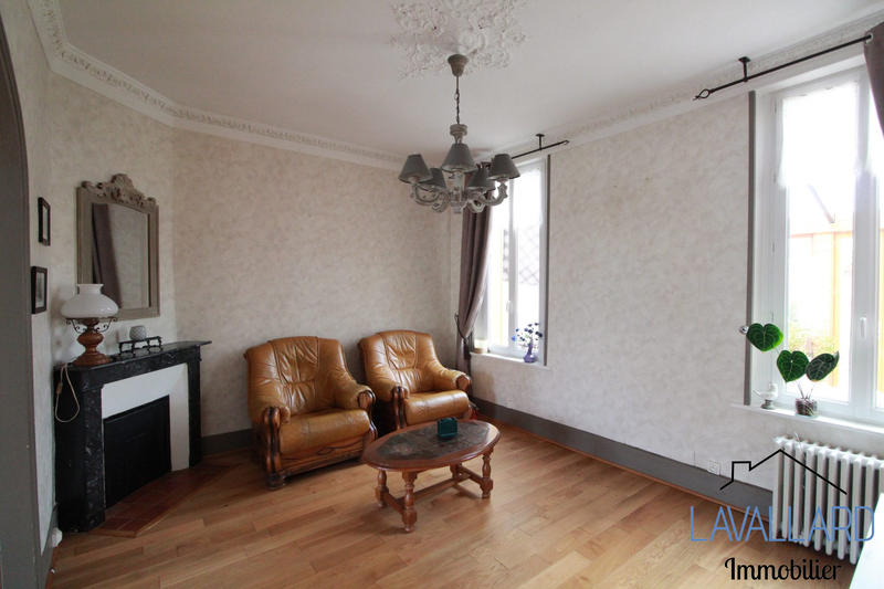 Maison - 207 m² - 10 pièces