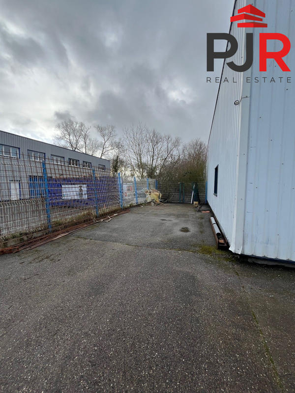 Local d'activités - 285 m²