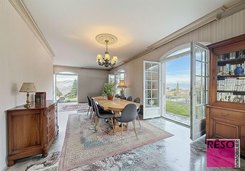 Maison - 230 m² - 7 pièces