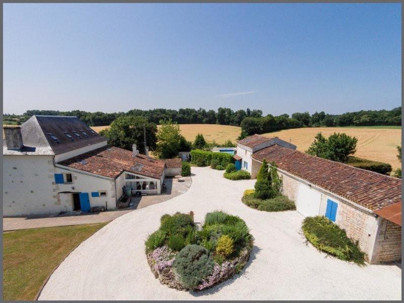 Propriété - 333 m² - 12 pièces