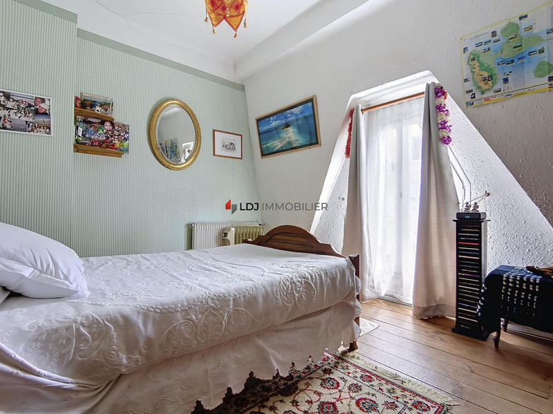 Maison - 269 m² - 10 pièces