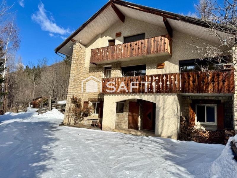 Maison - 251 m² - 10 pièces