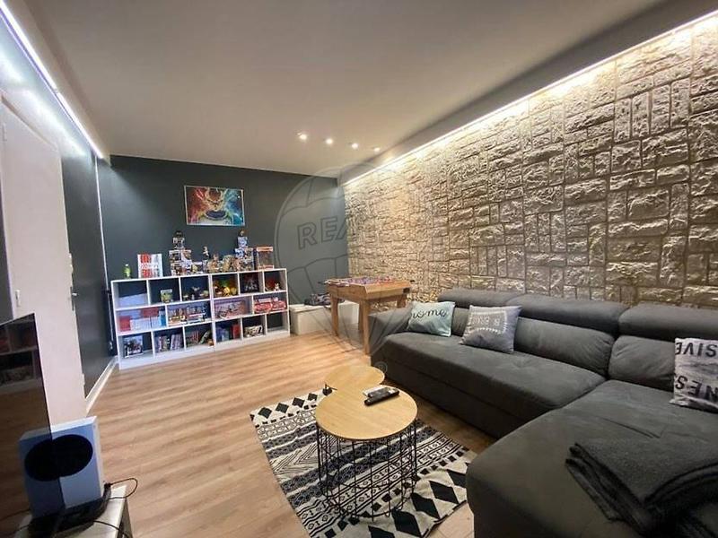 Maison - 178 m² - 8 pièces