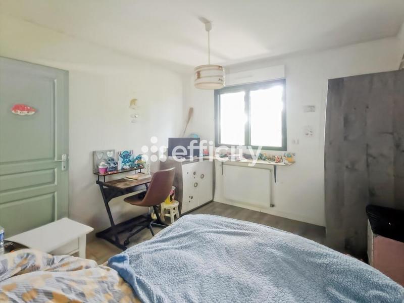 Maison - 232 m² - 12 pièces