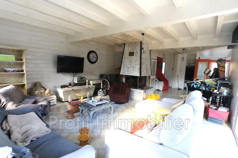 Maison - 235 m² - 8 pièces