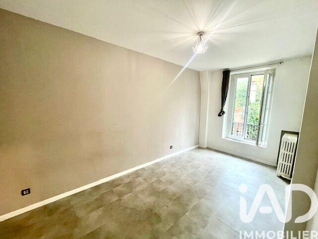 Maison - 288 m² - 12 pièces